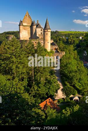 Burg Vianden, die Hoehenburg thront ueber der Stadt, Vianden, Grossherzugtum Luxemburg, Europa Banque D'Images