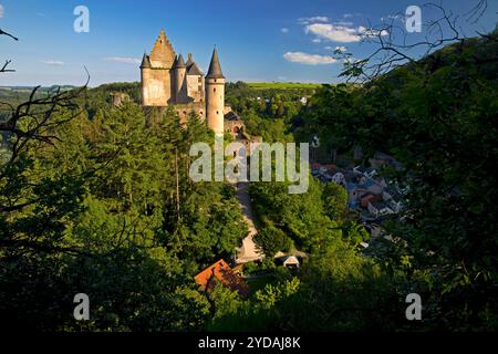 Burg Vianden, die Hoehenburg thront ueber der Stadt, Vianden, Grossherzugtum Luxemburg, Europa Banque D'Images