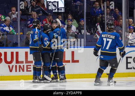 Rochester, New York, États-Unis. 23 octobre 2024. Les joueurs des monstres de Cleveland célèbrent un but en troisième période dans un match contre les Américains de Rochester. Les Américains de Rochester ont accueilli les sénateurs de Belleville dans un match de la Ligue américaine de hockey au Blue Cross Arena de Rochester, New York. (Jonathan Tenca/CSM). Crédit : csm/Alamy Live News Banque D'Images