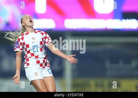 Varazdin. 25 octobre 2024. Ana Maria Markovic, de Croatie, réagit lors du match de première manche des qualifications supplémentaires du Championnat d'Europe de football féminin entre la Croatie et l'Irlande du Nord à Varazdin, Croatie, le 25 octobre 2024. Crédit : Luka Batelic/PIXSELL via Xinhua/Alamy Live News Banque D'Images