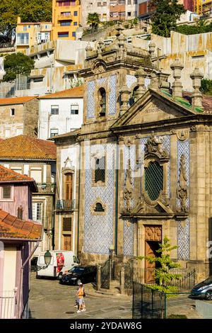 Église Saint-Pierre de Miragaia (Igreja de Sao Pedro de Miragaia), Porto, Portugal. Banque D'Images