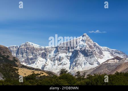 Pic San Lorenzo et laguna de Los Tempanos en Argentine, Amérique du Sud. Beaux paysages de Patagonie. Banque D'Images