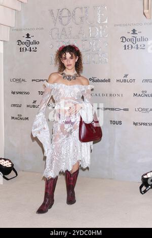 Mexico, Mexique. 24 octobre 2024. Pamela Moreno assiste au tapis rouge pour le gala Vogue Dia de Muertos au Palacio de Mineria à Mexico, Mexique, le 24 octobre 2024. (Photo de Yamak Perea/Eyepix Group) (photo de Eyepix/NurPhoto) crédit : NurPhoto SRL/Alamy Live News Banque D'Images