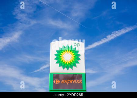 Logo BP sur sa station-service Banque D'Images