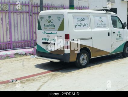 Mina, la Mecque, Arabie Saoudite, 19 juin 2024 : une ambulance pour les appels d'urgence du ministère de la santé de l'Arabie Saoudite dans la région de Mina pendant le pèlerinage s. Banque D'Images