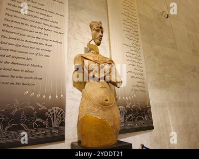 Le Caire, Egypte, 6 octobre 2024 : Akhenaton, Akhenaton ou Echnaton, un ancien pharaon égyptien fils d'Amenhotep III et Tiye, le Musée national d'Egypte Banque D'Images