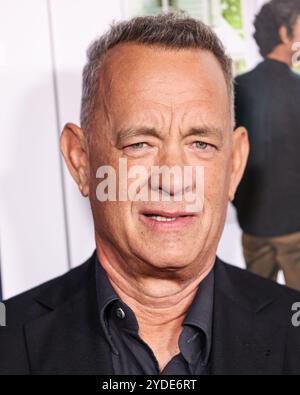 Hollywood, États-Unis. 25 octobre 2024. HOLLYWOOD, LOS ANGELES, CALIFORNIE, États-Unis - OCTOBRE 25 : Tom Hanks arrive à l'AFI Fest 2024 - première mondiale de Sony Pictures 'Here' qui se tient au TCL Chinese Theatre IMAX le 25 octobre 2024 à Hollywood, Los Angeles, Californie, États-Unis. (Photo de Xavier Collin/image Press Agency) crédit : image Press Agency/Alamy Live News Banque D'Images