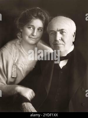 Portrait de Mina Edison et Thomas Alva Edison, v. 1908, édité numériquement Banque D'Images