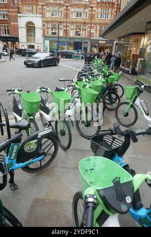 Londres, Royaume-Uni. 26 octobre 2024. Kensington and Chelsea Council Mulling Lime Bike Ban crédit : Brian Minkoff/Alamy Live News Banque D'Images