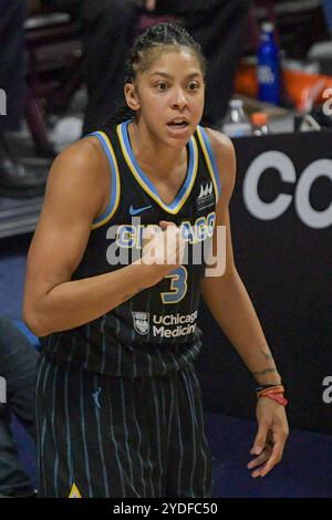 Uncasville, Connecticut, États-Unis. 6 septembre 2022. L'attaquante Candace Parker (3) réagit au quatrième match des demi-finales des séries éliminatoires de la WNBA entre le Chicago Sky et le Connecticut Sun au Mohegan Sun Arena à Uncasville, Connecticut. Erica Denhoff/CSM/Alamy Live News Banque D'Images