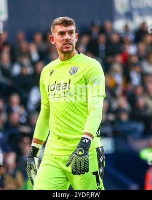 #1, Alex Palmer de WBA lors du match de Sky Bet Championship entre West Bromwich Albion et Cardiff City aux Hawthorns, West Bromwich le samedi 26 octobre 2024. (Photo : Stuart Leggett | mi News) crédit : MI News & Sport /Alamy Live News Banque D'Images