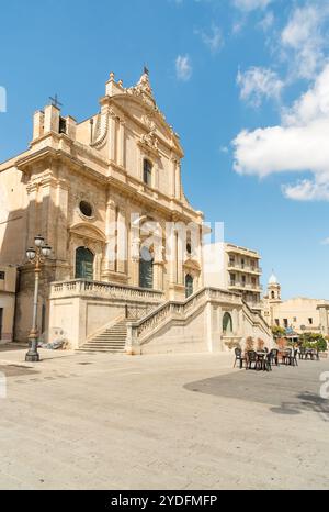 Paroisse de San Bartolomeo Apostolo, l'église mère sur la place centrale d'Ispica, province de Raguse, dans l'est de la Sicile, Italie Banque D'Images