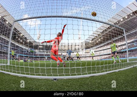 Erling Haaland de Manchester City marque pour se classer 1-0 lors du match de premier League Manchester City vs Southampton au stade Etihad, Manchester, Royaume-Uni, le 26 octobre 2024 (photo Mark Cosgrove/News images) Banque D'Images