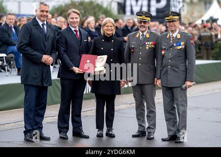 Wien, Österreich. 26. Oktober 2024. Feierlichkeiten anlässlich des Nationalfeiertages am Wiener Heldenplatz, Leistungsschau des österreichischen Bundesheeres, Verleihung des MilizAwards 2024. Banque D'Images