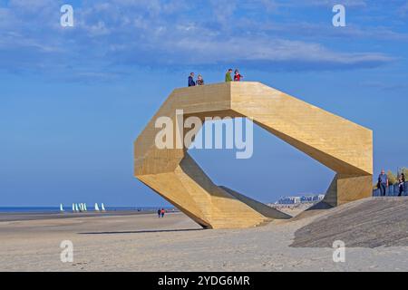 Westerpunt, sculpture en béton sur la plage le long de la côte de la mer du Nord à la station balnéaire de panne, Flandre occidentale, Belgique Banque D'Images