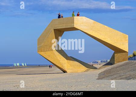 Westerpunt, sculpture en béton sur la plage le long de la côte de la mer du Nord à la station balnéaire de panne, Flandre occidentale, Belgique Banque D'Images