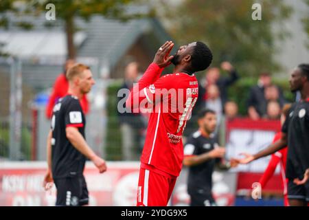 Bahlingen, Deutschland. 26 octobre 2024. Frust BEI Diakit ? (Bahlinger SC 11) nach vergebener chance Regionalliga S?dwest, Bahlinger SC vs. KSV Hessen Kassel, 26.10.2024 crédit : dpa/Alamy Live News Banque D'Images