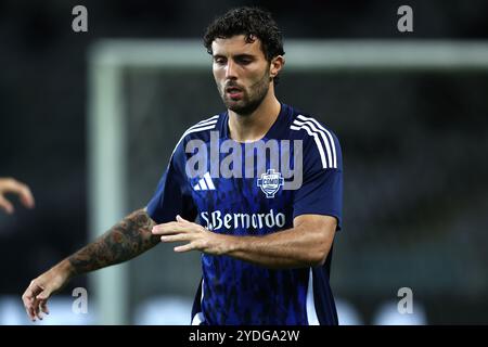 Turin, Italie. 25 octobre 2024. Patrick Cutrone de Côme lors de l'échauffement avant le match de Serie A entre Torino FC et Côme 1907 au Stadio Olimpico le 25 octobre 2024 à Turin, Italie . Crédit : Marco Canoniero/Alamy Live News Banque D'Images