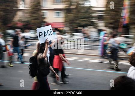 Rome, mobilisation nationale arrêtons les guerres, le temps de la paix est maintenant. L'initiative est promue par les réseaux Europe pour la paix et Italie pour la paix et le désarmement, ainsi que d'autres organisations, pour réitérer les propositions de cessez-le-feu à Gaza, au moyen-Orient, en Ukraine et dans tous les conflits armés dans le monde, le 26 octobre 2024 à Rome (Italie). Droit d'auteur : xAndreaxCalandrax Banque D'Images