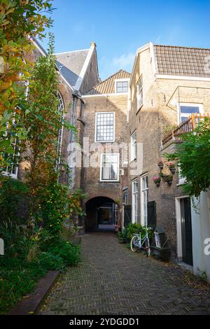 Porte dans la ville historique de Dordrecht, pays-Bas Banque D'Images