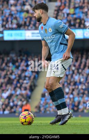 Stade Etihad, Manchester, Royaume-Uni. 26 octobre 2024. Premier League Football, Manchester City contre Southampton ; Josko Gvardiol de Manchester City cherche à passer le ballon crédit : action plus Sports/Alamy Live News Banque D'Images