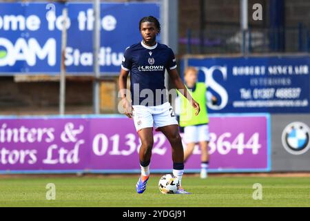 Dens Park, Dundee, Royaume-Uni. 26 octobre 2024. Scottish Premiership Football, Dundee versus St Johnstone ; Billy Koumetio de Dundee on the ball Credit : action plus Sports/Alamy Live News Banque D'Images