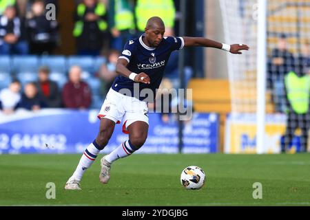 Dens Park, Dundee, Royaume-Uni. 26 octobre 2024. Scottish Premiership Football, Dundee versus St Johnstone ; Mohamad Sylla de Dundee sur le ballon crédit : action plus Sports/Alamy Live News Banque D'Images