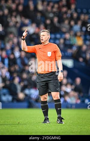 26 octobre 2024 : les Hawthorns, West Bromwich, West Midlands, Angleterre ; EFL Championship Football, West Bromwich Albion contre Cardiff City ; arbitre Josh Smith Banque D'Images