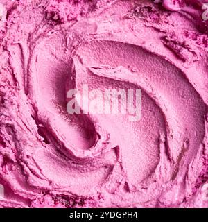 Texture de crème glacée bleuet rose, fond carré. Glace aux baies végétaliennes maison ou yogourt glacé en gros plan détaillé. Banque D'Images