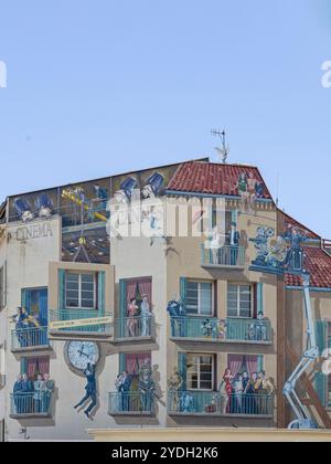 Cannes, France - 7 mai 2024 : peinture d'art sur le mur de la gare routière principale de Cannes ville sur la Côte d'Azur en référence à son festival international du film Banque D'Images