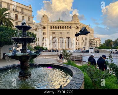 La Grande Poste Alger est un bâtiment de style néo-mauresque Arabisance construit à Alger en 1910 par Henri-Louis dit Jules Voinot architectes et Marius Banque D'Images