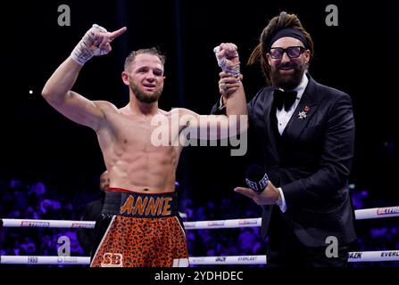 James Flint célèbre la victoire d'un combat ultra-léger à l'arène Co-op Live de Manchester. Date de la photo : samedi 26 octobre 2024. Banque D'Images