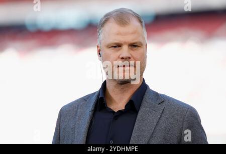 Stuttgart, Allemagne. 26 octobre 2024. IM Bild : Sportvorstand Fabian Wohlgemuth (VFB) 26.10.2024, Fussball, Bundesliga, VfB Stuttgart - Holstein Kiel, GER, Stuttgart, MHP Arena, DFL LA RÉGLEMENTATION INTERDIT TOUTE UTILISATION DE PHOTOGRAPHIES COMME SÉQUENCES D'IMAGES ET/OU QUASI-VIDÉO. Crédit : dpa/Alamy Live News Banque D'Images