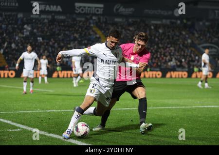 Vila Nova de Famalicão, 26/10/2024 - Futebol Clube de Famalicão a accueilli le Sporting Clube de Portugal ce soir au Estádio Municipal de Famalicão dans un match pour la 9ème manche de la I Liga 2024/25 Cari ; Gyokeyokeres (Miguel Pereira) crédit : Atlantico presse Lda/Alamy Live News Banque D'Images