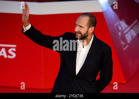 Rome, Italie. 26 octobre 2024. Ralph Fiennes assiste au tapis rouge 'Conclave' lors du 19ème Festival du film de Rome à l'Auditorium Parco della Musica à Rome (Italie), le 26 octobre 2024. Crédit : Insidefoto di andrea staccioli/Alamy Live News Banque D'Images