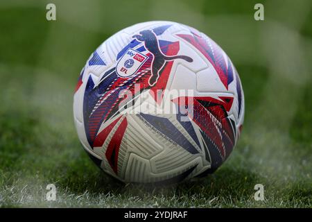 West Bromwich, Royaume-Uni. 26 octobre 2024. Le ballon de match EFL pendant le match Sky Bet Championship West Bromwich Albion vs Cardiff City aux Hawthorns, West Bromwich, Royaume-Uni, le 26 octobre 2024 (photo par Gareth Evans/News images) à West Bromwich, Royaume-Uni le 26/10/2024. (Photo de Gareth Evans/News images/SIPA USA) crédit : SIPA USA/Alamy Live News Banque D'Images