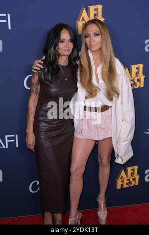 Los Angeles, États-Unis. 26 octobre 2024. LOS ANGELES, CA. 26 octobre 2024 : Jennifer Lopez & Judy Robles à la première de Unstoppable au AFI FEST 2024. Crédit photo : Paul Smith/Alamy Live News Banque D'Images