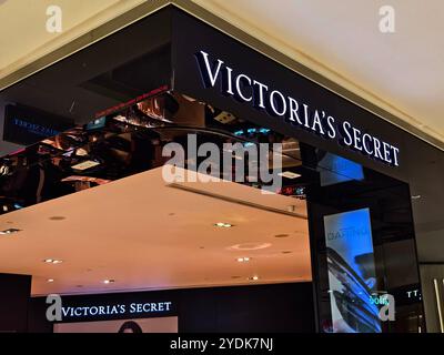 KUALA LUMPUR, MALAISIE - 28 AOÛT 2024 : Victorias secret marque magasin dans le centre commercial Banque D'Images