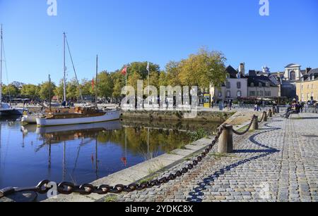 Port alimenté par la rivière la Marle, place Gambetta, vieille ville de vannes, Gwened Breton, département du Morbihan, région Bretagne Breizh, France, Europe Banque D'Images