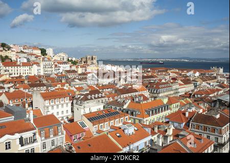 11.06.2018, Lisbonne, Portugal, Europe, vue du centre historique Baixa de la capitale portugaise avec le Tage en arrière-plan, Europe Banque D'Images