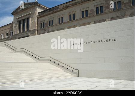 25.06.2019, Berlin, Allemagne, Europe, escalier menant à la nouvelle James-Simon-Galerie sur l'île aux musées de Berlin-Mitte, conçu par l'architecte britannique David CH Banque D'Images