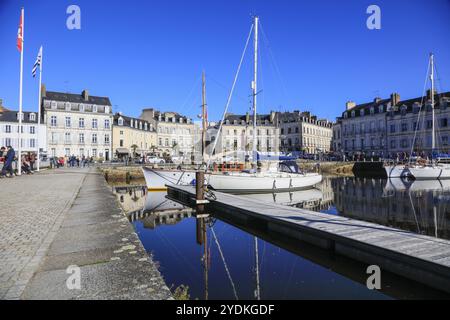 Port alimenté par la rivière la Marle, place Gambetta, vieille ville de vannes, Gwened Breton, département du Morbihan, région Bretagne Breizh, France, Europe Banque D'Images