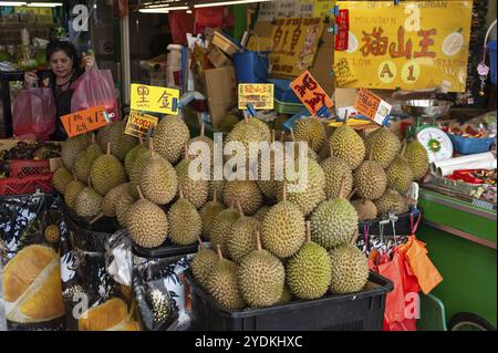 06.02.2019, Singapour, République de Singapour, Asie, Un étal vendant des durians frais sur le marché de Chinatown, Asie Banque D'Images