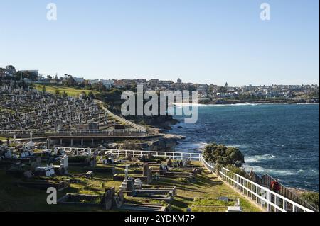 24.09.2019, Sydney, Nouvelle-Galles du Sud, Australie, vue sur le cimetière de Waverley entre Bronte et Clovelly le long du sentier côtier Bondi to Coogee Walk, O Banque D'Images