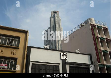 08.03.2019, Singapour, République de Singapour, Asie, bâtiments anciens le long de South Bridge Road avec des gratte-ciel modernes du quartier des affaires à l'arrière Banque D'Images