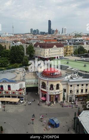 16.06.2019, Vienne, Autriche, Europe, vue de la Grande roue Prater géante de Vienne sur le Stuwerviertel en direction de Donaucity avec la Tour DC I dans le th Banque D'Images