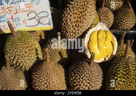 06.02.2019, Singapour, République de Singapour, Asie, durians frais à un étal à Chinatown, Asie Banque D'Images