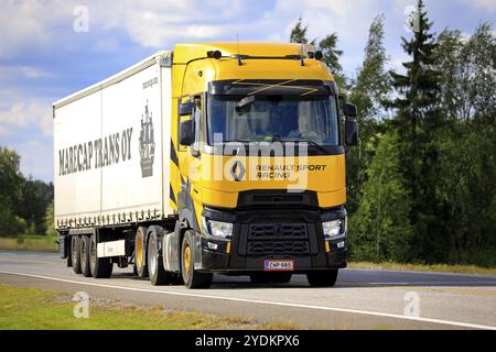 Renault Trucks T High Renault Sport Racing, Sirius jaune, édition limitée à 100 véhicules, dont 10 en Finlande. Forssa, Finlande. 21 août 20 Banque D'Images