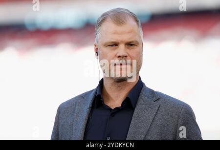 GER, Stuttgart, 1. Bundesliga, football, VfB Stuttgart - Holstein Kiel, MHP Arena, 26 octobre 2024, match de championnat, 8e journée, hommes, saison 2024/25, dans la photo : le directeur sportif Fabian Wohlgemuth (VFB), LA RÉGLEMENTATION DFL INTERDIT TOUTE UTILISATION DE PHOTOGRAPHIES COMME SÉQUENCES D'IMAGES ET/OU QUASI-VIDÉO. Crédit : HMB Media/Heiko Becker/Alamy Live News Banque D'Images