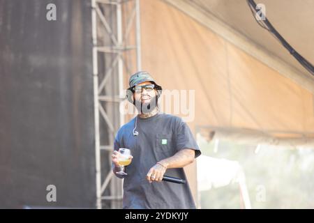 Atlanta, États-Unis. 26 octobre 2024. Larry June se produit lors du One Musicfest organisé à Central Park à Atlanta, en Géorgie, le 26 octobre 2024. (Photo de Jay Wiggins/Sipa USA) crédit : Sipa USA/Alamy Live News Banque D'Images